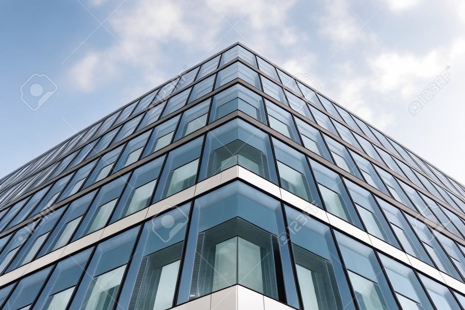 Städtischer abstrakter Hintergrund, Detail der modernen Glasfassade, Bürogebäude