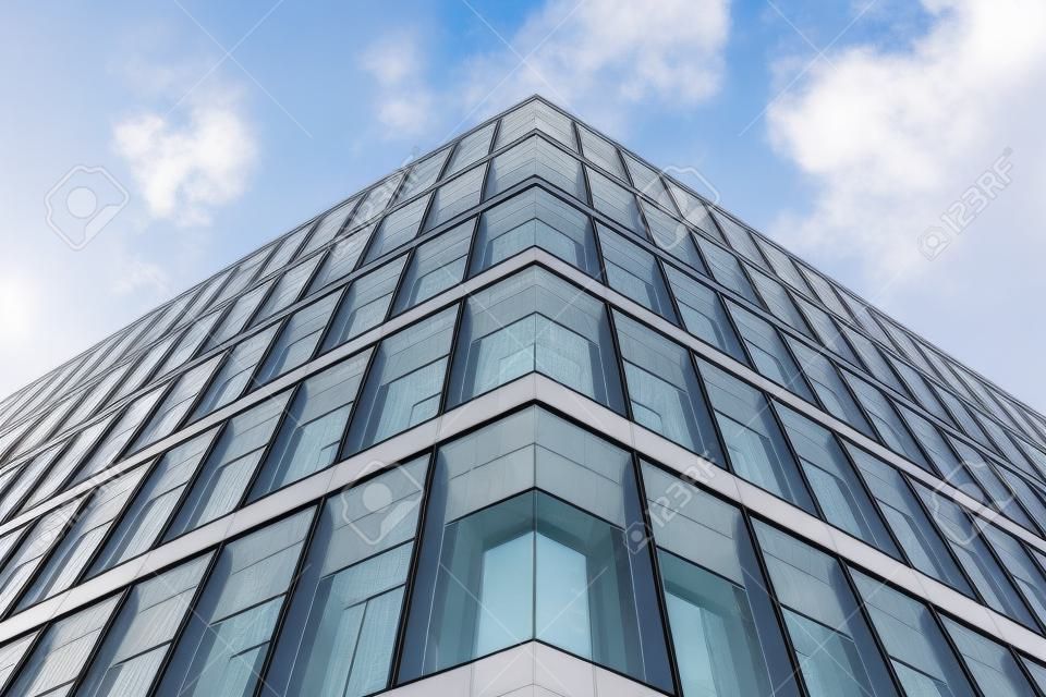 Fundo abstrato urbano, detalhe da fachada de vidro moderna, edifício de negócios de escritório