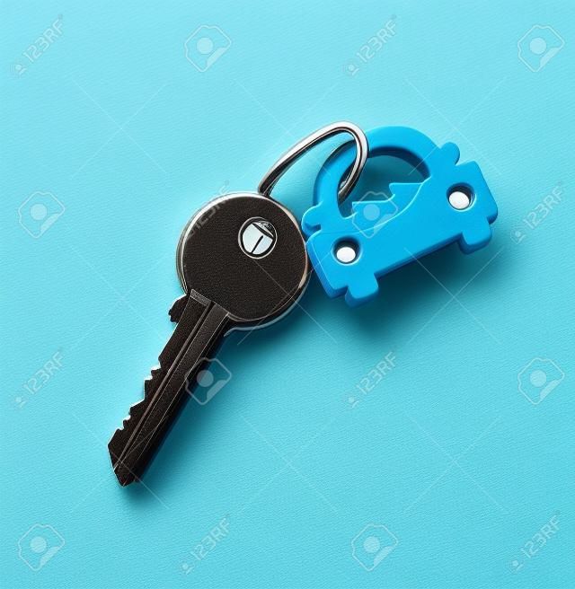 Auto chiavi e portachiavi blu