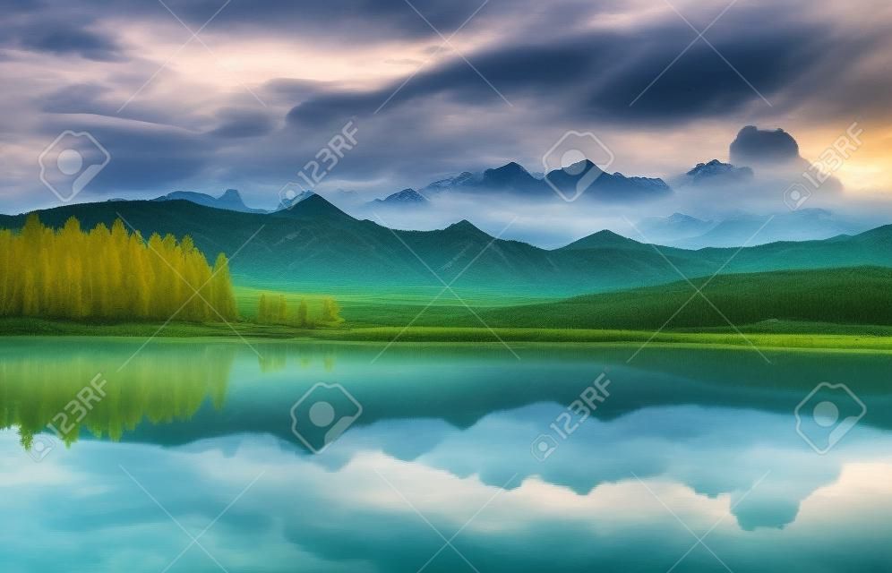 Beautiful Lake im Altai-Gebirge