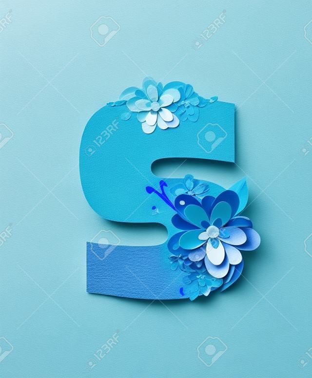 La lettre S, dans l'alphabet set "Alexis" est bleu avec des plissés texture. Lettre est décoré avec des fleurs en papier, des feuilles et des points.