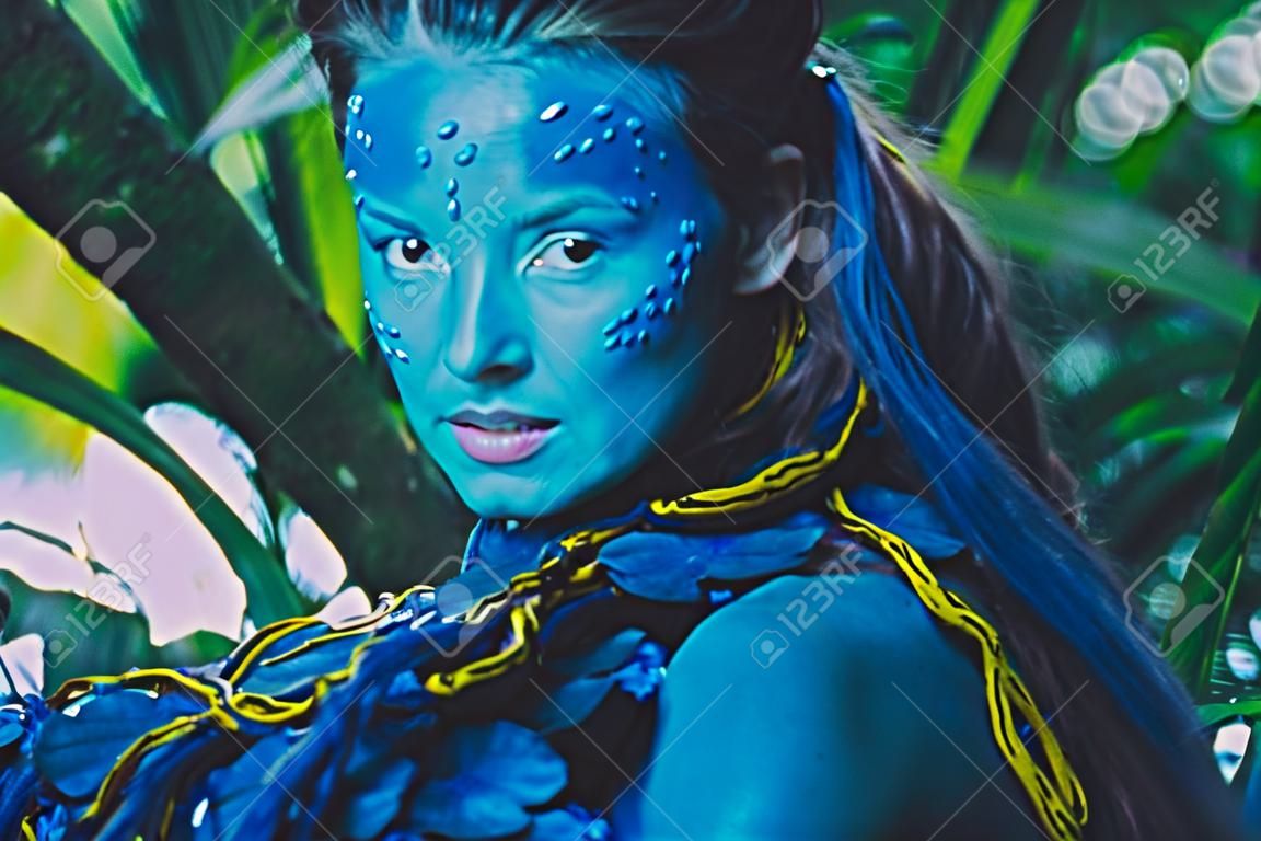 Avatar femme dans une forêt magique