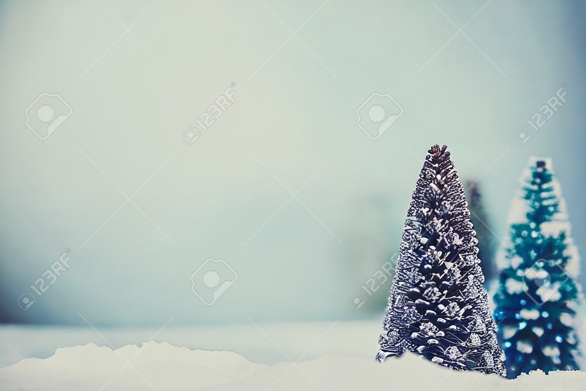 Christmas background. Xmas sapin sur la neige. Carte de voeux