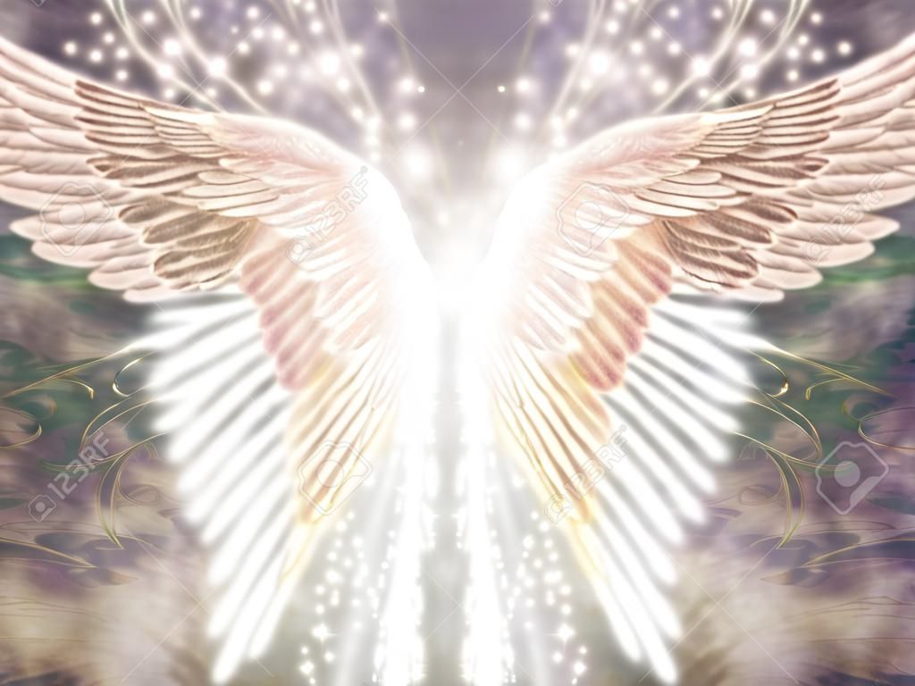 Ser de luz angelical: par de alas de ángel con luz blanca brillante en medio y una corriente de destellos brillantes que fluyen hacia arriba contra un fondo de formación de energía gaseosa etérea