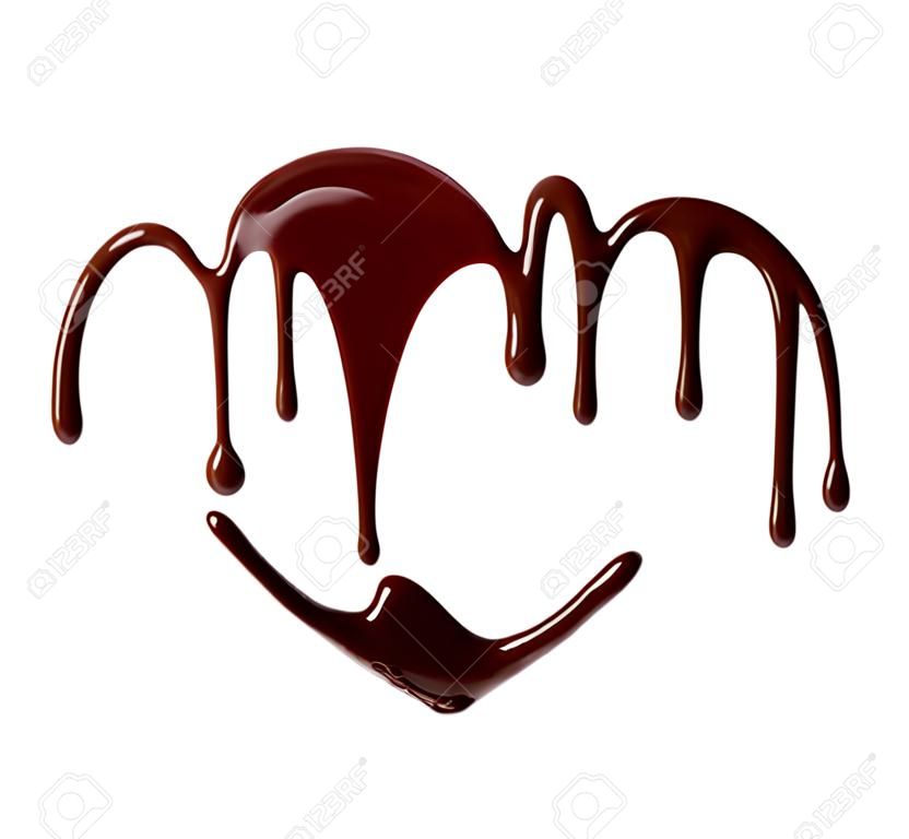 Chocolate em forma de coração. Xarope de chocolate derretido em fundo branco. Chocolate líquido em fundo branco.