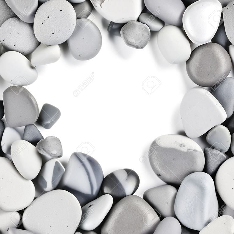 un montón de piedras sobre un fondo blanco como un marco