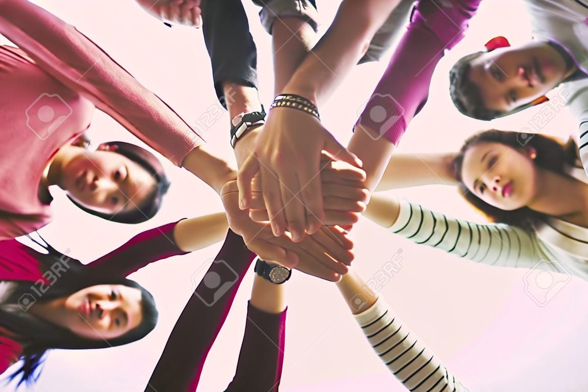 Teamwork von Beziehungen zusammen Unity Freundschaft Konzept