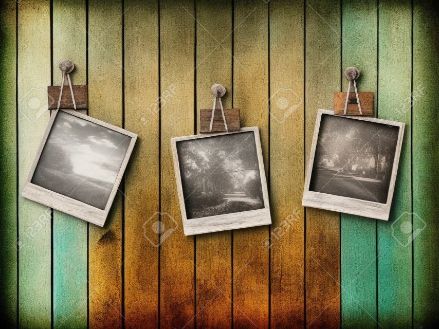 drei alte Polaroid Photo Frame Grunge old Wood Wall Texture background