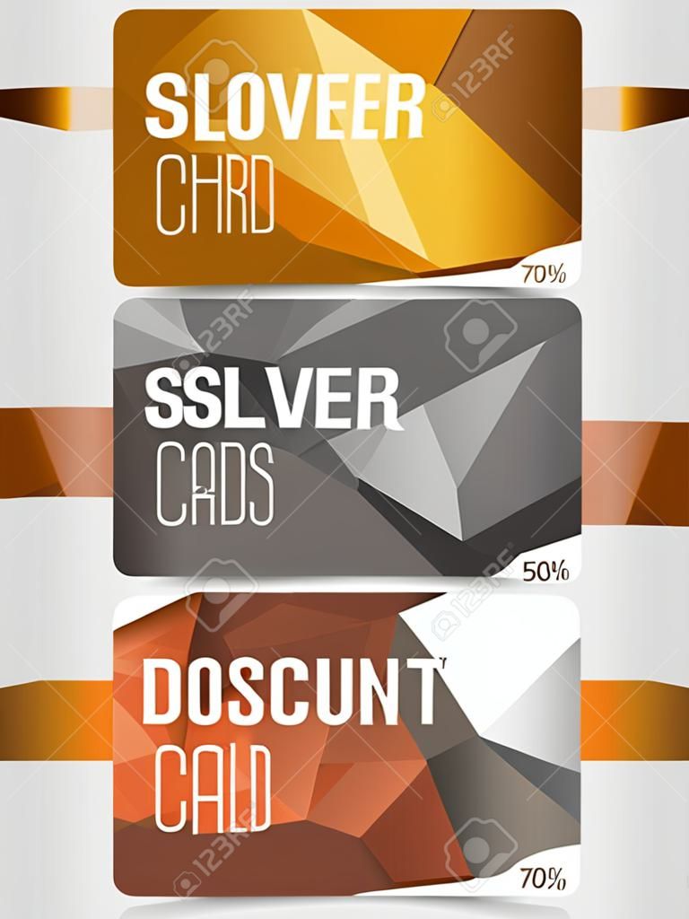 Un conjunto de tarjetas de descuento con oro, plata y bronce fondo poligonal geométrica.