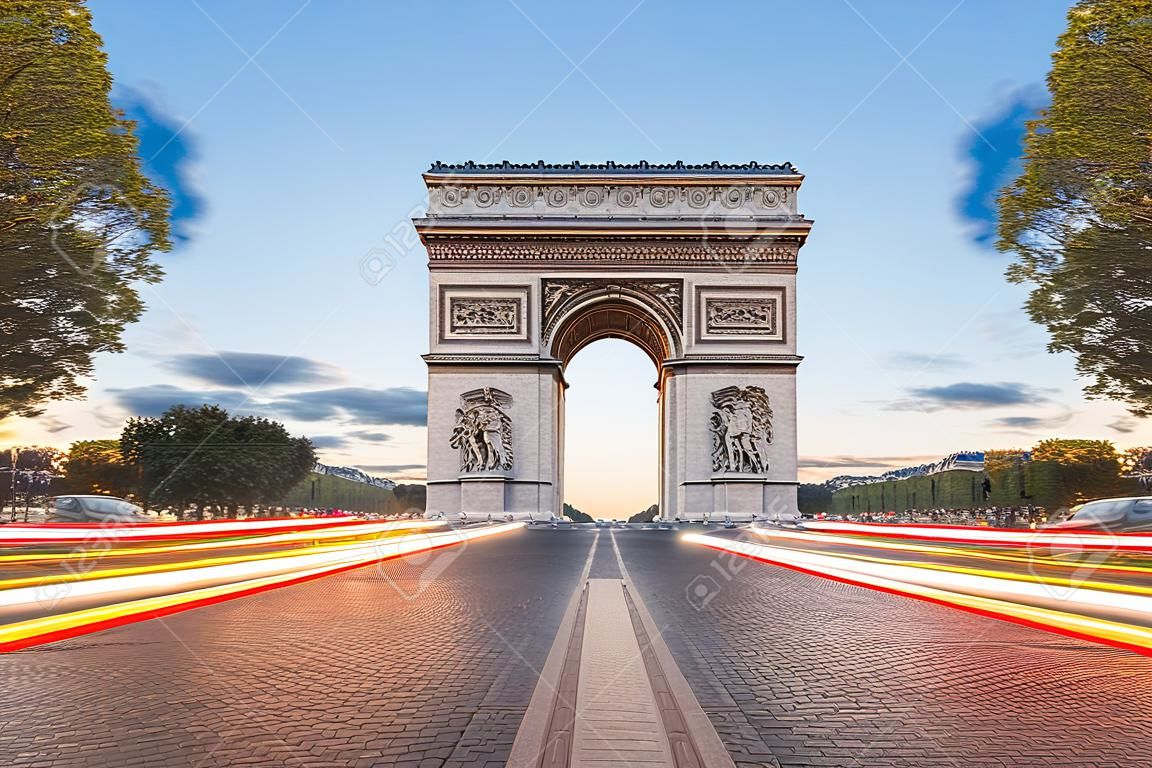 Arc de Triomphe à Paris, France.