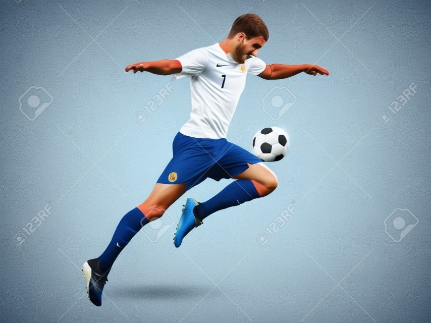 ein kaukasisch Soccer player Mann auf weißen Hintergrund isoliert
