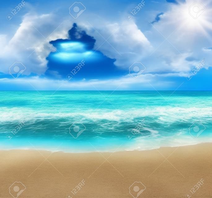 красивый пляж и тропические моря