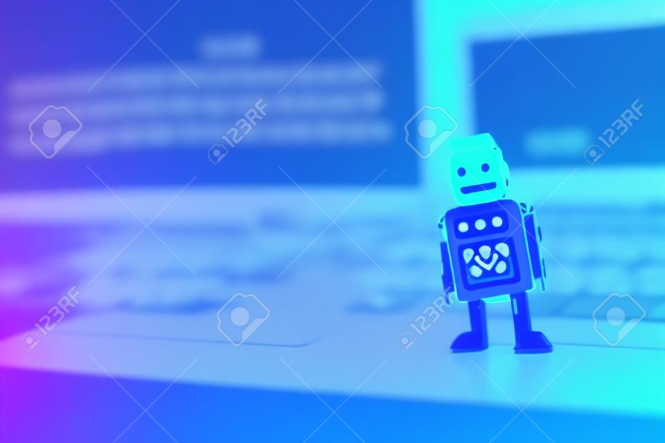 Symbol für einen Chatbot oder Social Bot und Algorithmen, Programmcode im Hintergrund