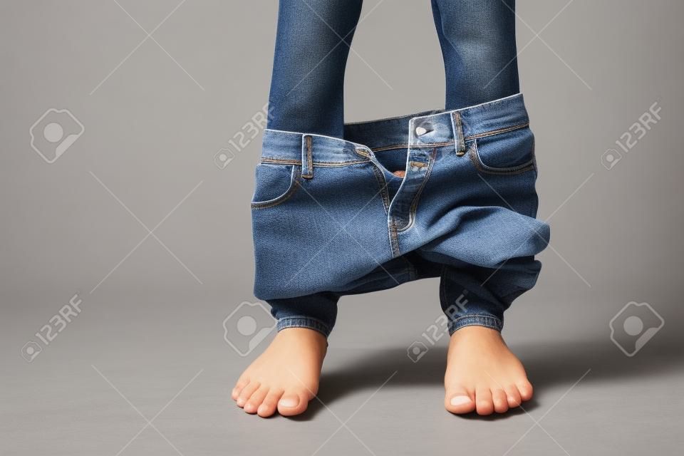 Women who take off the denim pants