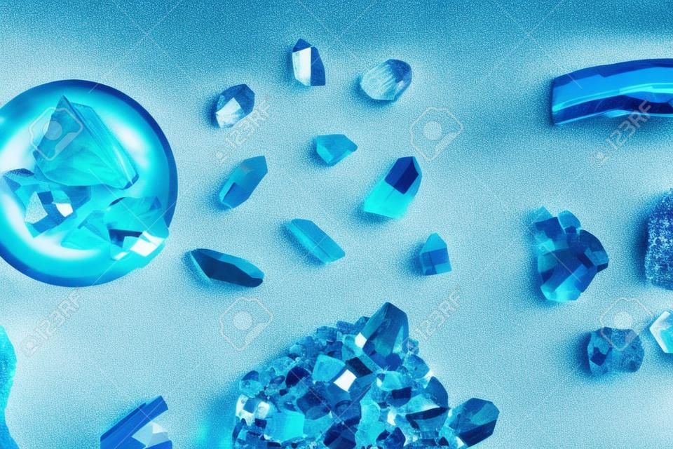 Wie heeft er diamanten nodig als je overdag een hoge hoekopname maakt van een tafel gevuld met verschillende soorten kristallen?