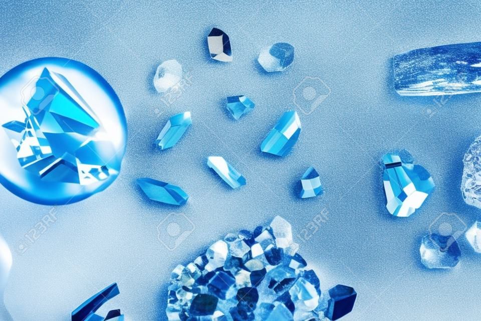 Wie heeft er diamanten nodig als je overdag een hoge hoekopname maakt van een tafel gevuld met verschillende soorten kristallen?