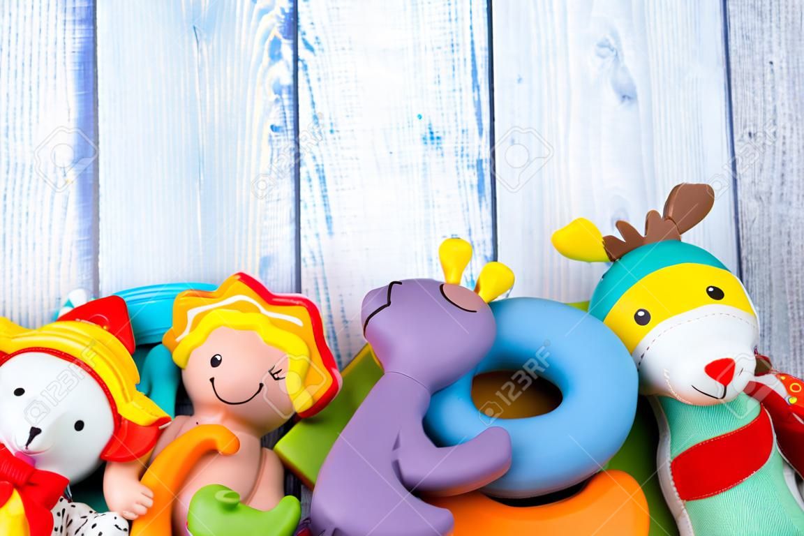 Set di telaio colorato giocattoli per bambini. Copia spazio per il testo