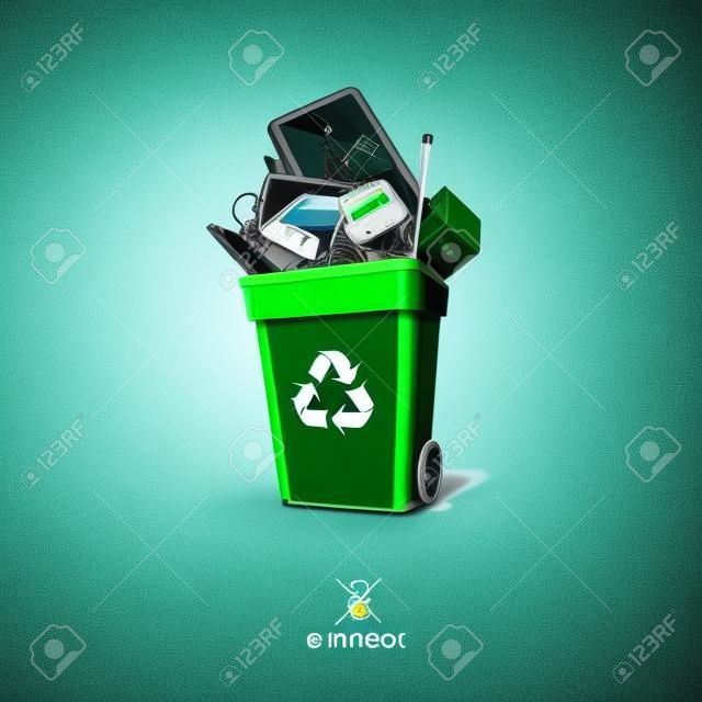 綠色回收站用廢棄的電器和電子設備，如電腦顯示器，手機，廣播，電視，視頻攝像頭，鍵盤，汽車電瓶，鐵和鼠標的電子廢棄物。隔離的電子垃圾在垃圾箱的概念上白色backgro