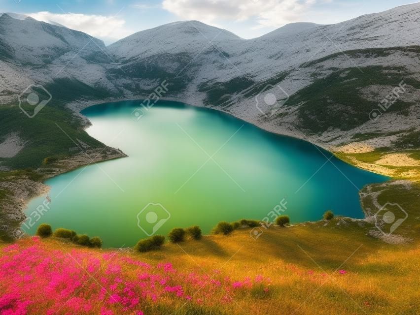 Stunning view of the heart-shaped Scanno lake, the most famous and romantic lake in Abruzzo national Park, central Italy