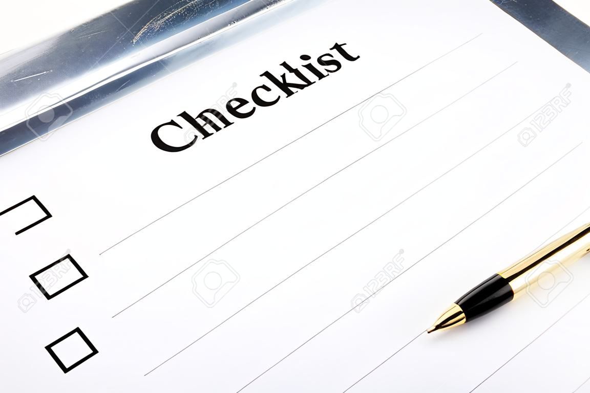 Checklist en klembord met witte achtergrond