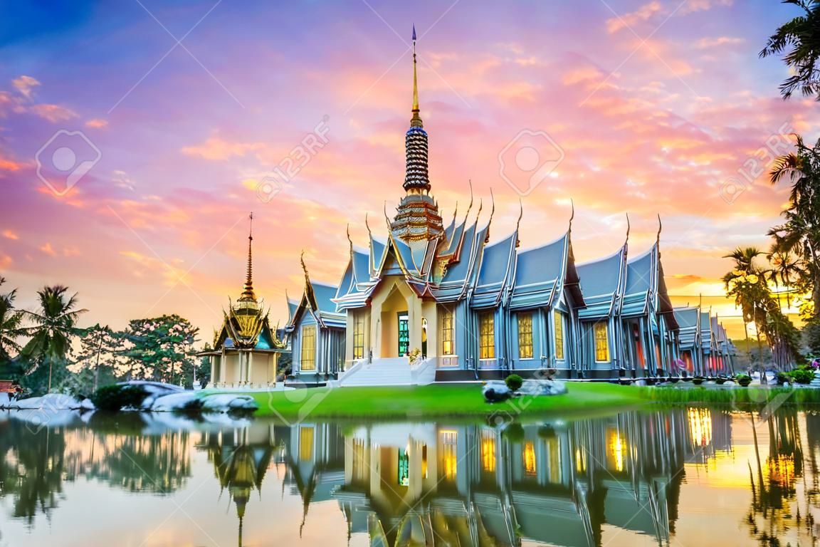 Wat thai, tramonto in Thailandia tempio, sono di pubblico dominio o tesoro del buddismo, non limitano in copia o l'uso