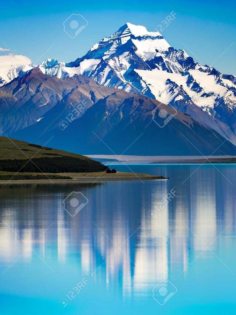 【元の価格】■ ニュージーランド プカキ湖 マウント・クック 額縁付 A3ノビ 壁掛け式
