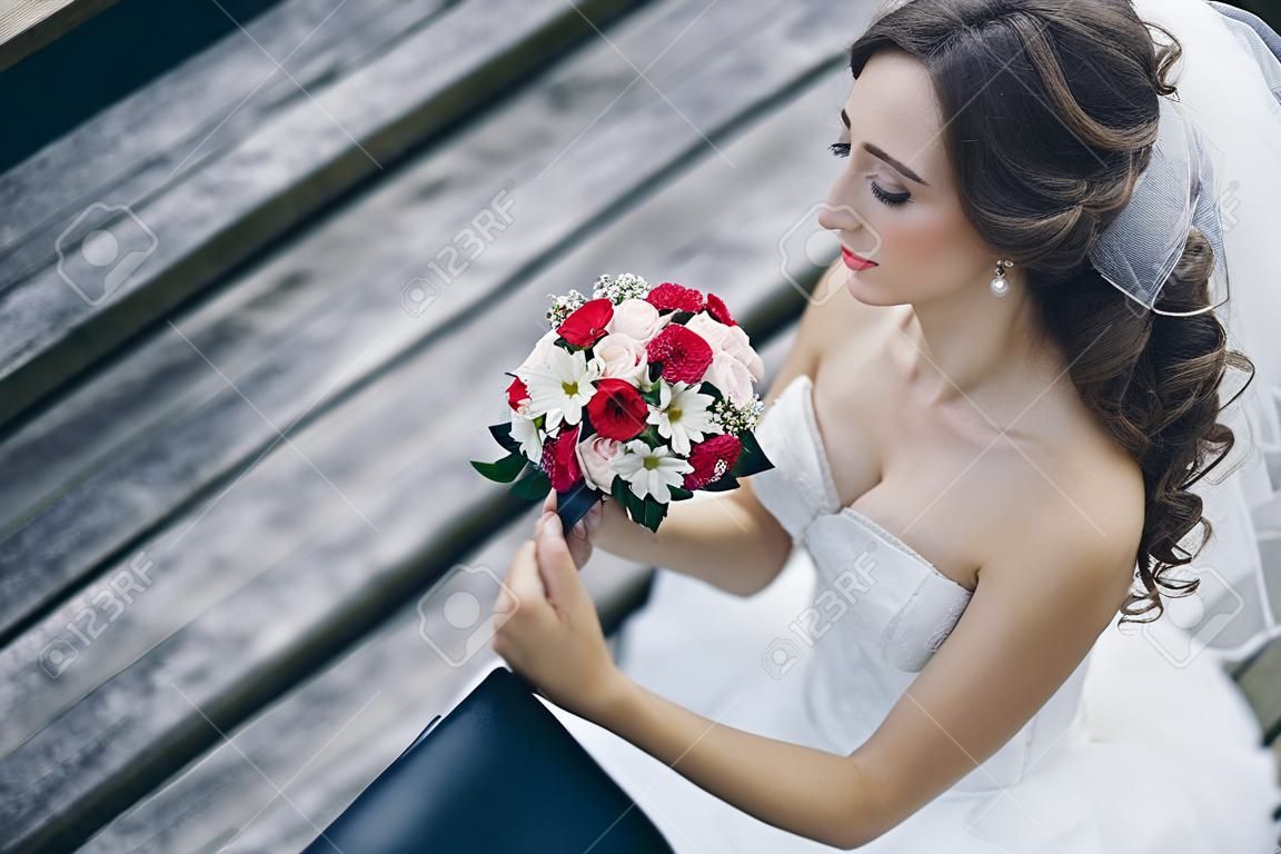 Sposa con fiori