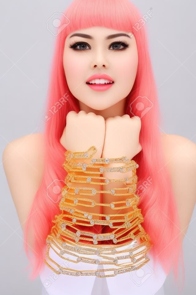 beautiful woman related chain resists