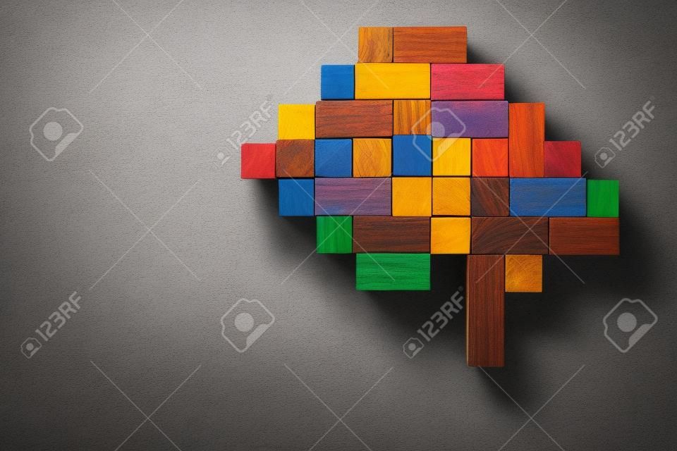Das menschliche Gehirn besteht aus mehrfarbigen Holzklötzen.