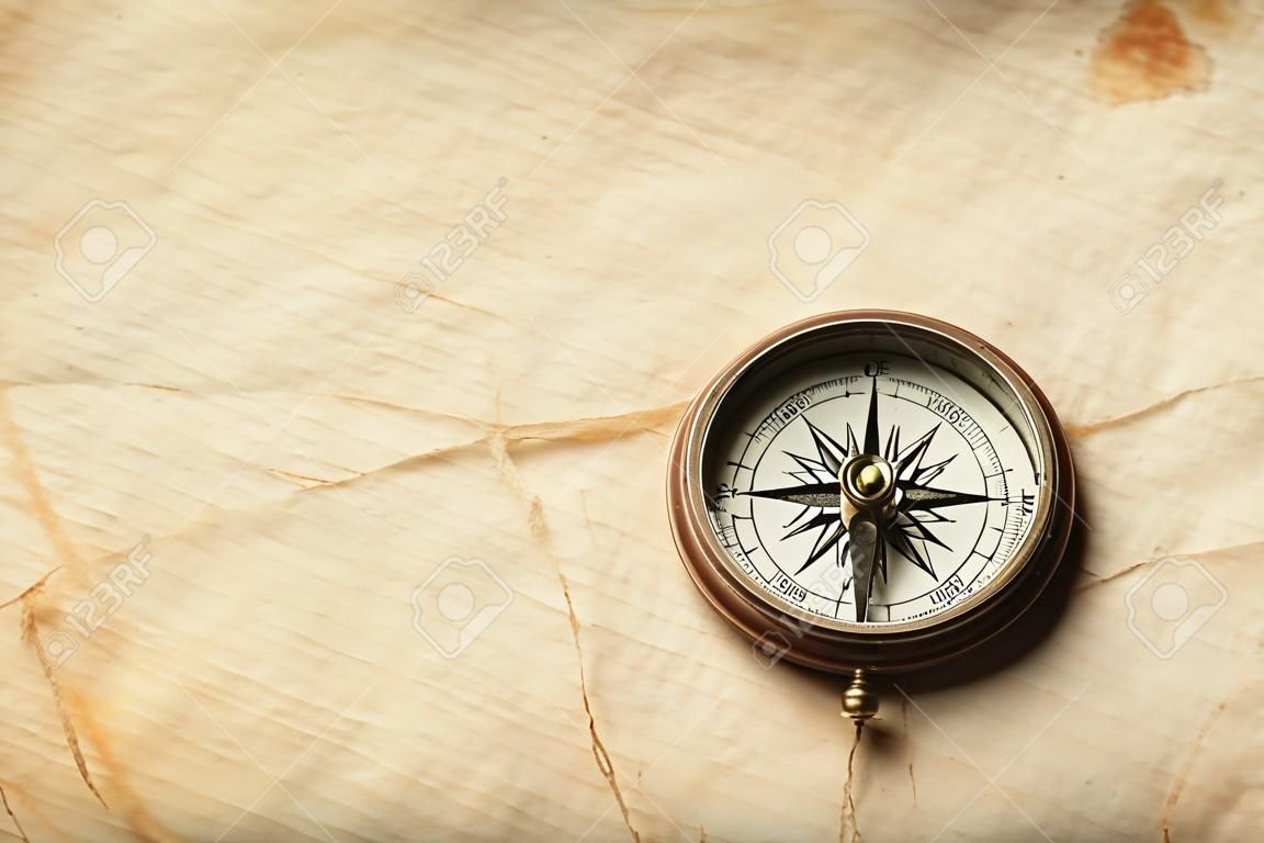 Archiwalne kompas arkuszu papieru starych kopii spacji