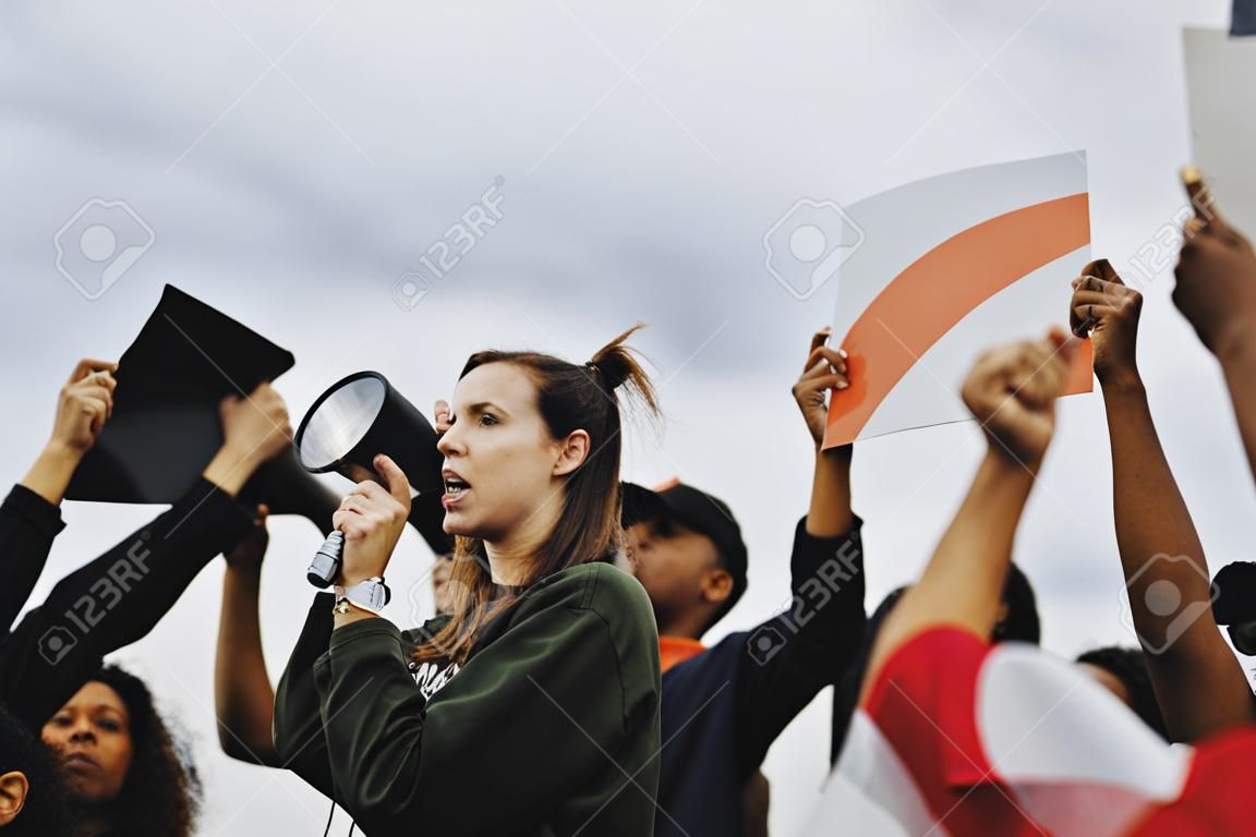 Grupo de ativistas americanos protesta