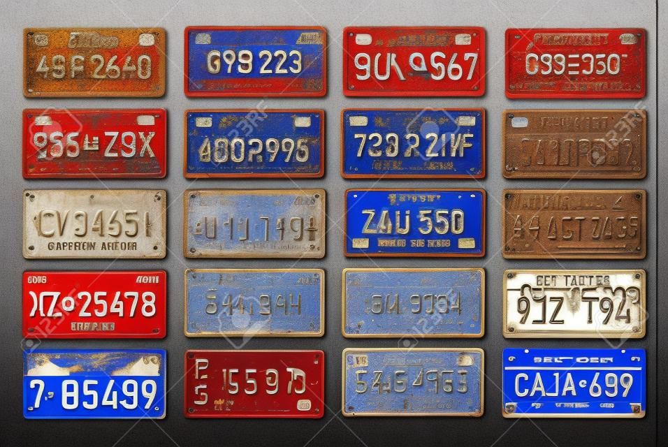 米国の州での車両登録の自動ナンバープレートと車番号のセット。車のナンバープレート。さまざまなアメリカの州の車両免許番号。数字と文字で金属看板ボード自動車プレート