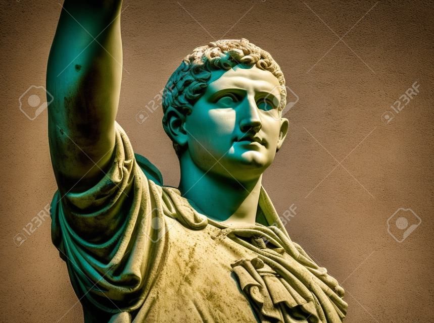 羅馬皇帝奧古斯都雕像通過dei Fori Imperiali