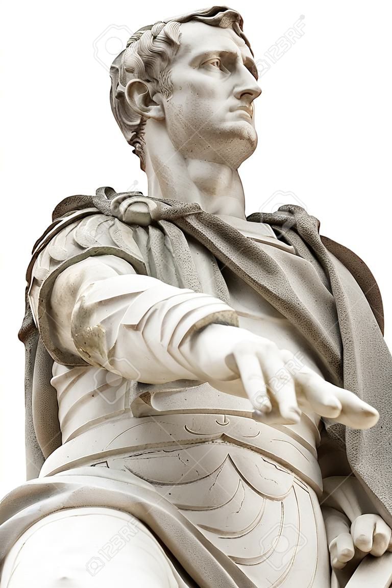 로마 황제 줄리어스 시저 동상 흰색 배경 위에 절연