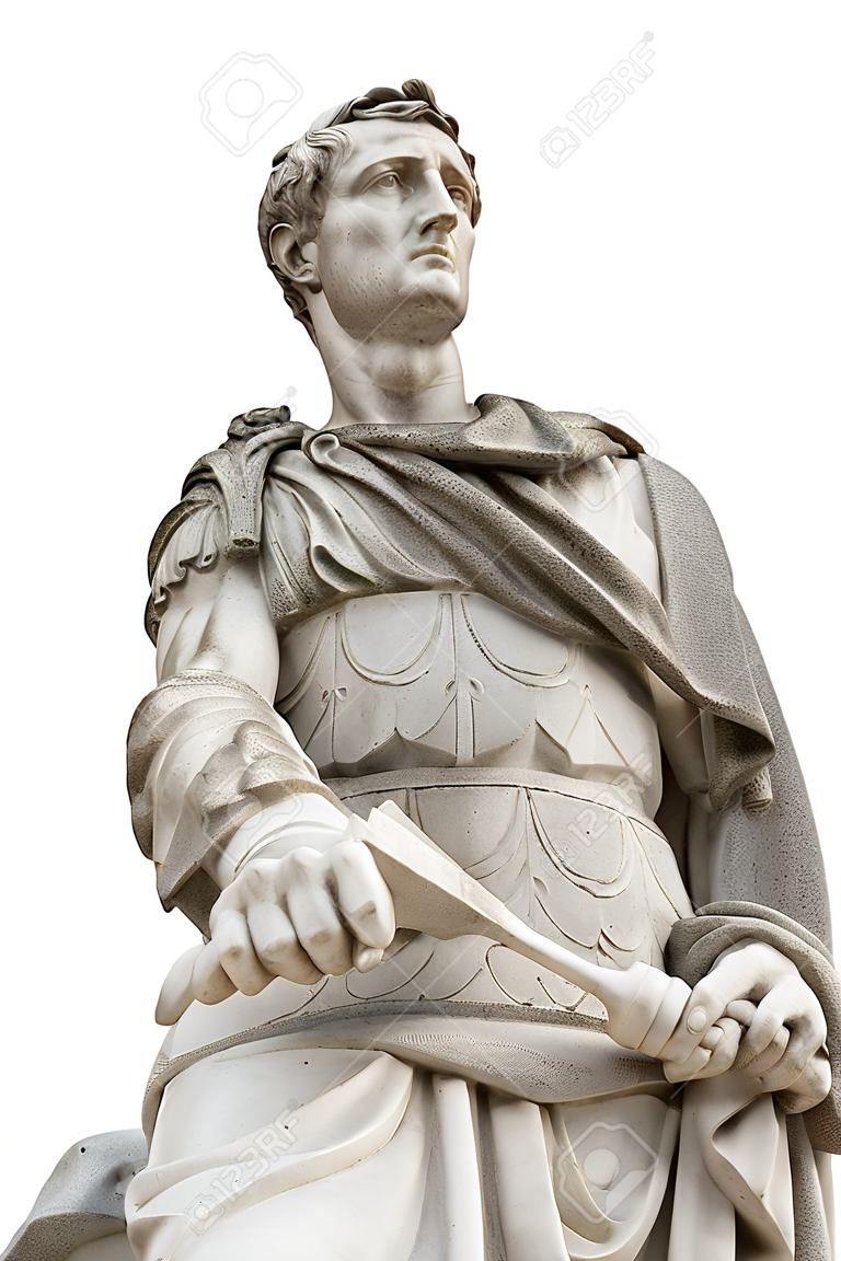 Statua dell'imperatore romano Giulio Cesare isolato su sfondo bianco