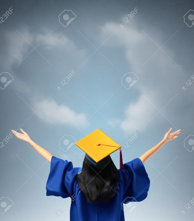 Rückseite graduate student girl hug Zukunft sehen und schauen, um Platz zu kopieren, tragen sie Graduierung Mütze und Mantel, asiatische Frau
