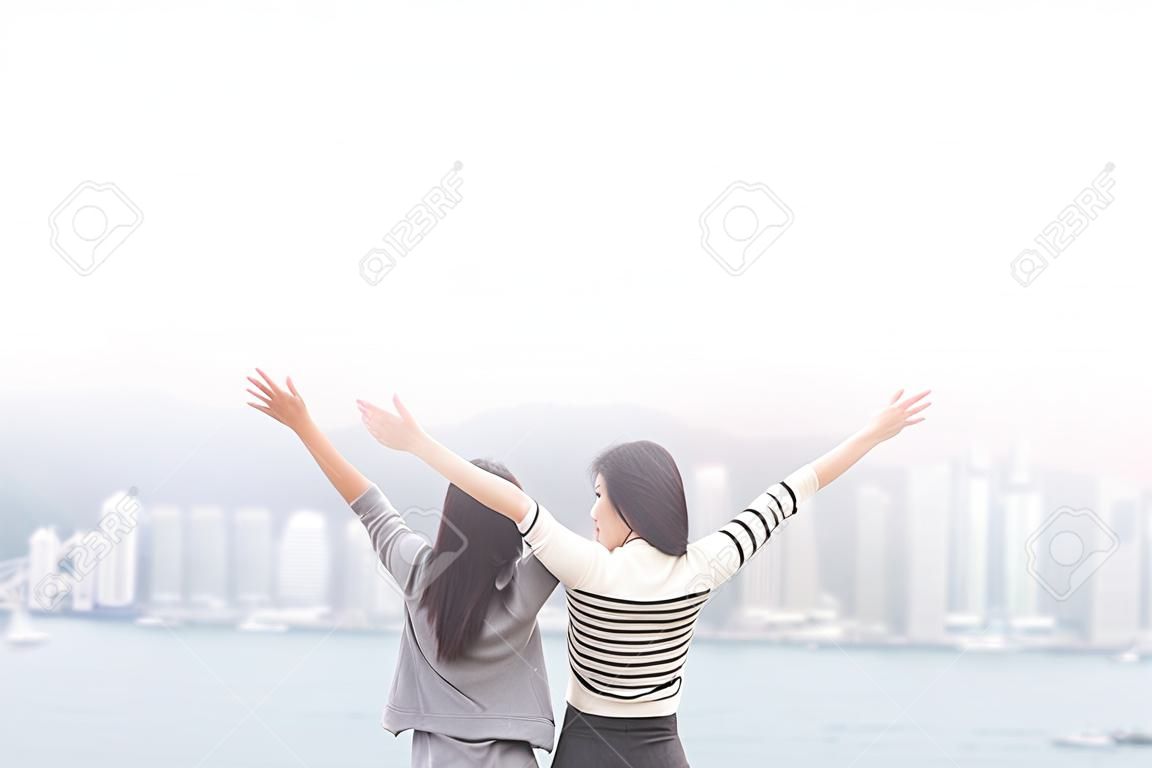 twee schoonheid vrouw voel je vrij en terug naar u in Hongkong