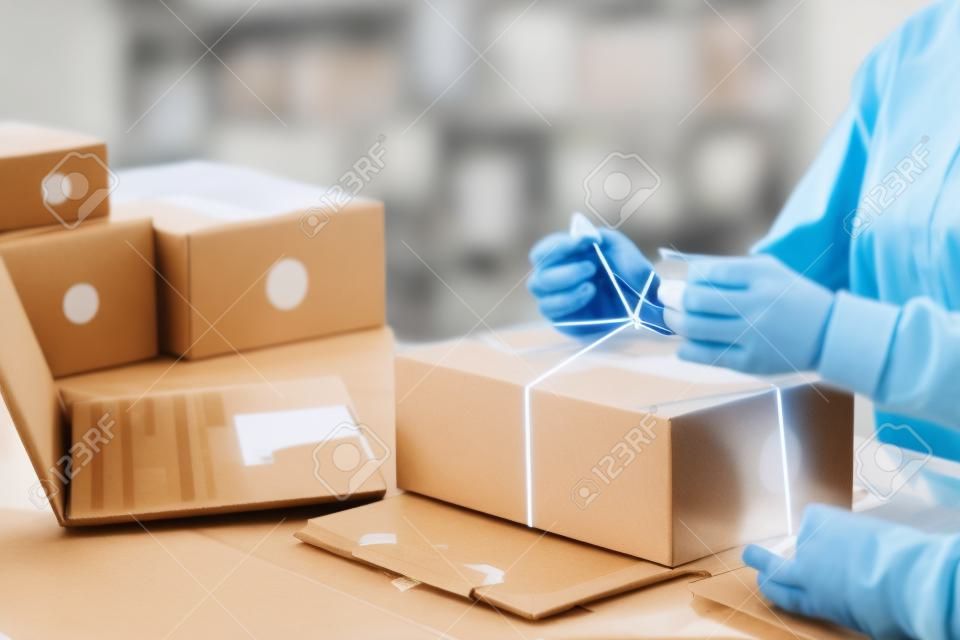 <p>Startup or Small Business Entrepreneur prepare to deliver with parcel box note delivery address from customer, manage orders in online store, internet shopping, SME business concept, e-commerce.</p>