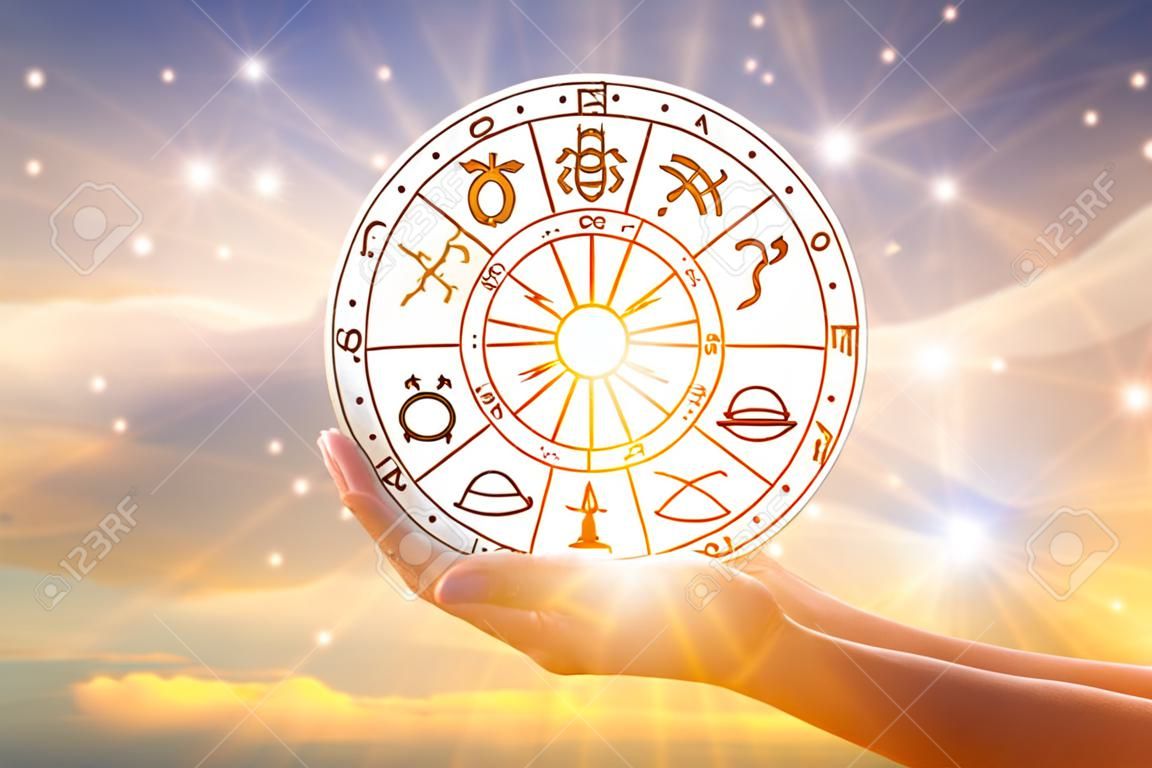 Zodiac tekens binnenin horoscoop cirkel astrologie en horoscopen concept