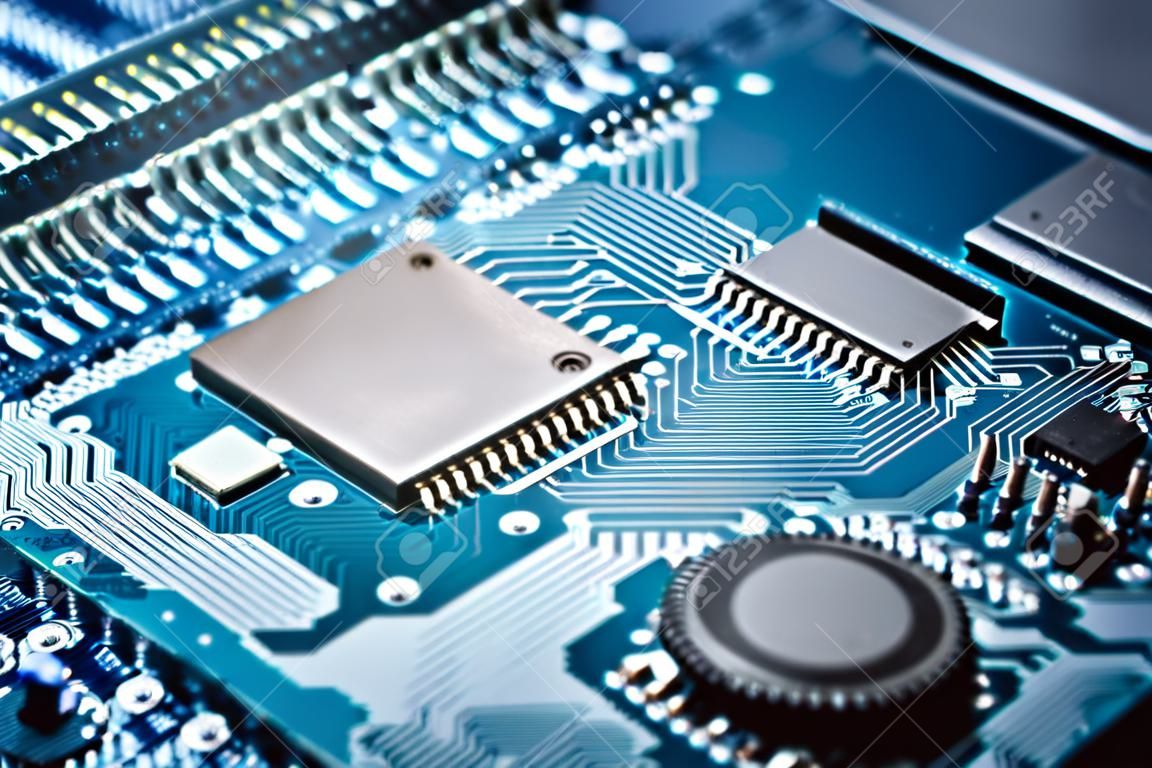 close-up da placa de circuito eletrônico com processador