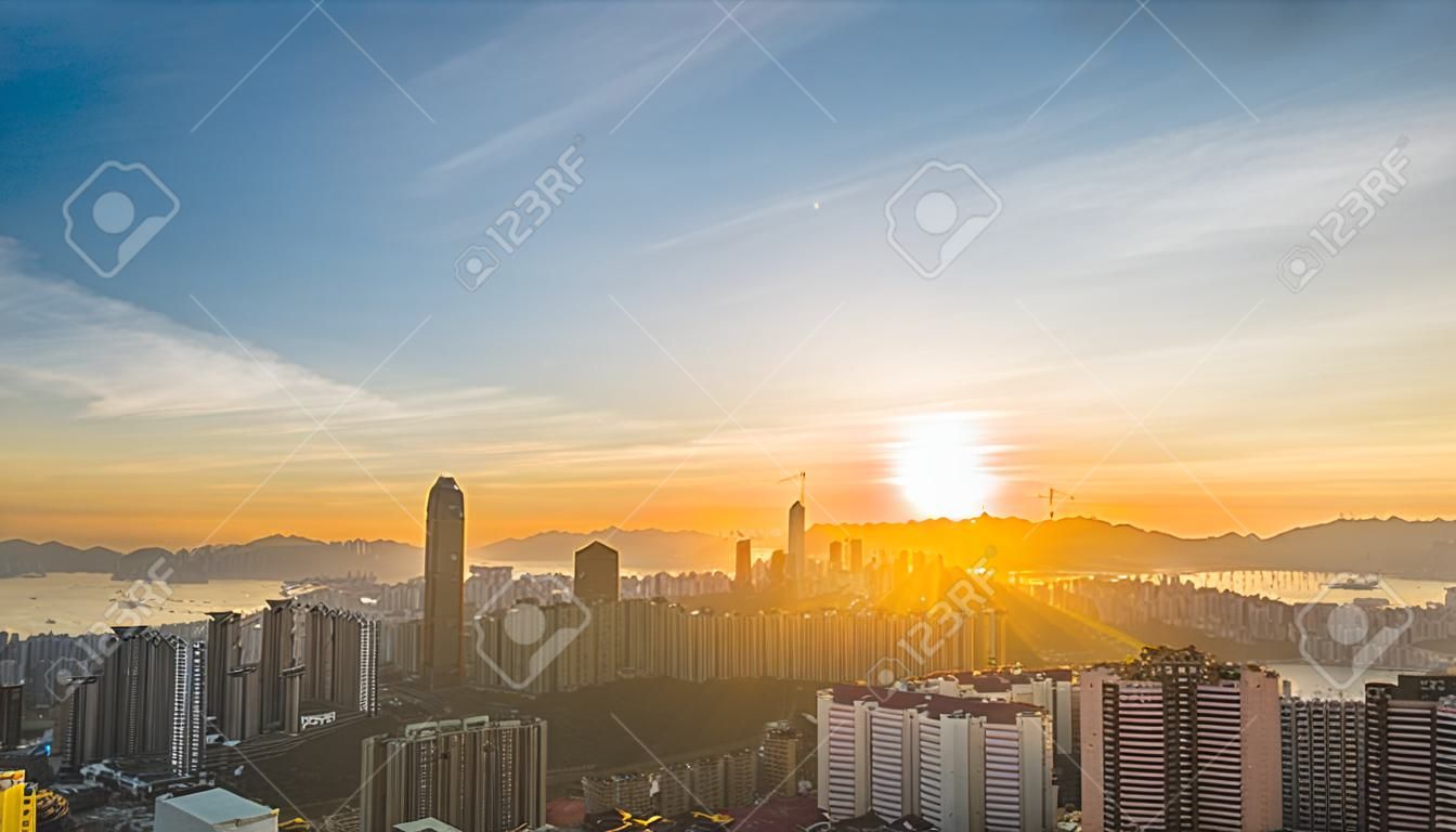 Das Stadtbild von West Kowloon und Hongkong, 22. Juli 2023
