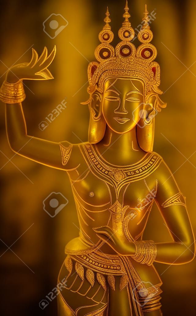 "Gouden Apsara," een Khmer Apsara van Angkor Wat tempel in de provincie Siem Reap, Cambodja. Het is de wereld