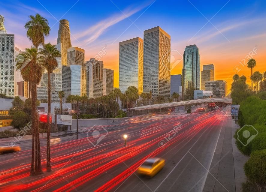 洛杉磯，加利福尼亞州，美國繁華的城市景觀。