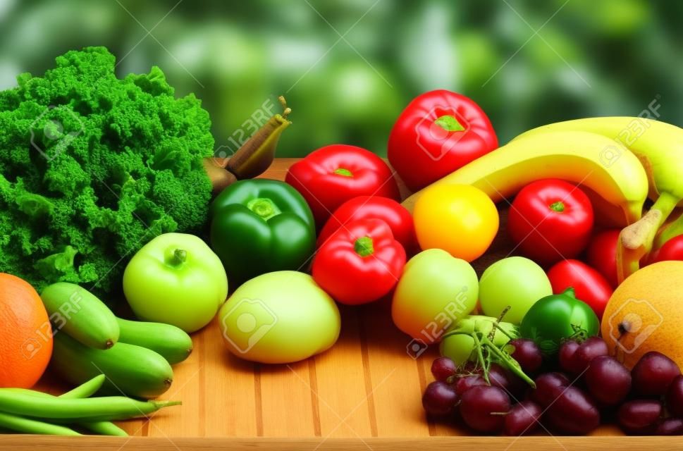 varios verduras y frutas