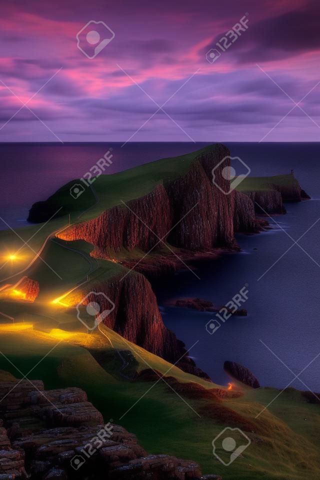 Skye, İskoçya Adası Neist noktası deniz feneri Dusk