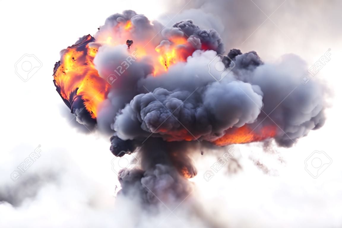Explosão colorida com fogo e fumaça no fundo claro