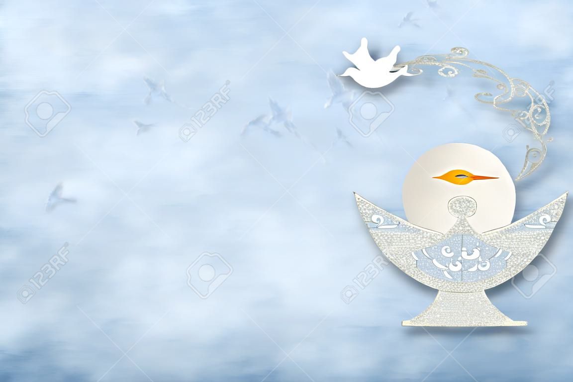 Eerste heilige communie uitnodiging kaart.Zilver kelk en duiven op blauw papier met kopieer ruimte om tekst en foto.