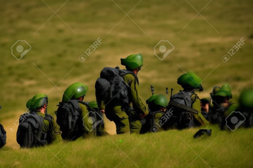 Forças de Defesa de Israel - brigada de pára-quedistas durante o treinamento
