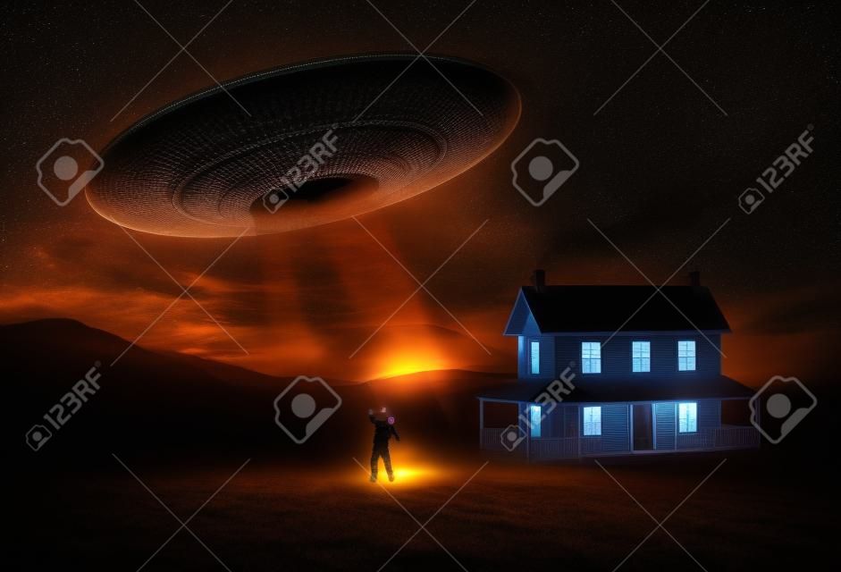 UFO 납치. 사람은 자신의 집 한 유령 저녁의 앞에 납치.