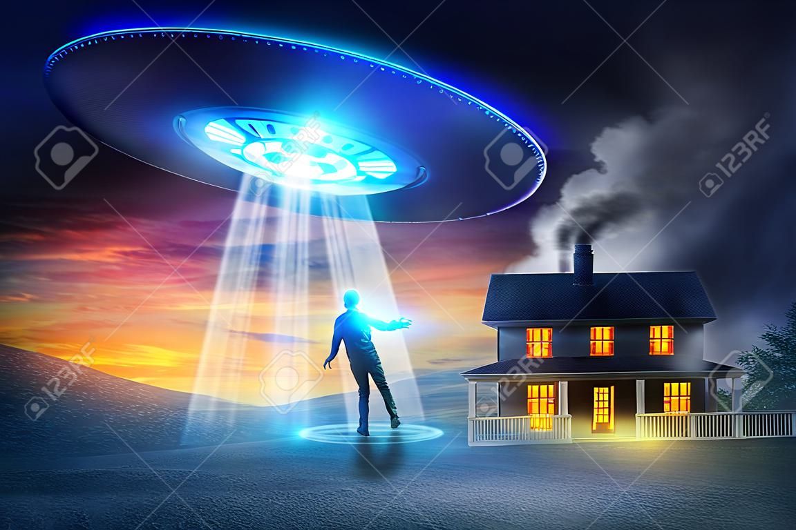 UFO 납치. 사람은 자신의 집 한 유령 저녁의 앞에 납치.